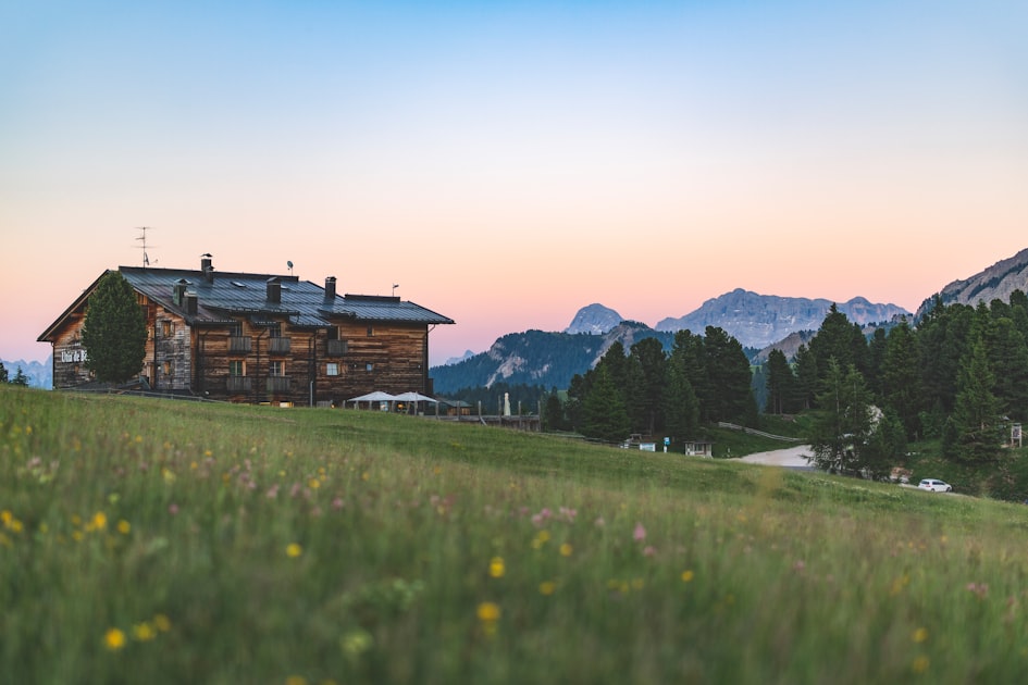 The History of El Colorado Lodge